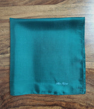 Charger l'image dans la galerie, Alain Figaret Paris pochette à pois en soie Made in England