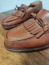 Charger l'image dans la galerie, Carmina mocassins à franges en cuir de veau marron cognac 6,5 UK / 40 FR