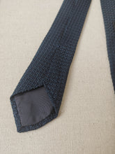 Charger l'image dans la galerie, Rainbow Bordeaux cravate marine vintage en grenadine de soie Made in France