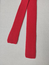 Charger l'image dans la galerie, Cravate vintage rouge en maille tricotée