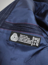 Charger l'image dans la galerie, Costume vintage bleu marine à rayures trois pièces en laine vierge S/46