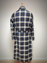 Charger l'image dans la galerie, Marcel Reinhold Paris robe de chambre tartan vintage à col châle en laine Made in France