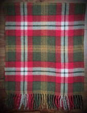Charger l'image dans la galerie, Michael J. Drake écharpe vintage à carreaux Made in Scotland