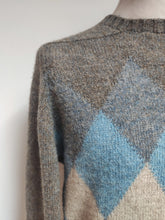 Charger l'image dans la galerie, MC George pull losanges en pure laine Shetland Made in Scotland XXL