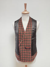 Charger l'image dans la galerie, Suitsupply gilet croisé à carreaux en laine mélangée 50