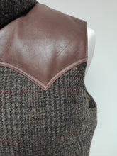 Charger l'image dans la galerie, Rocky Mountain Feartherbed X Harris Tweed doudoune sans manches 42