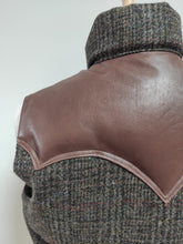 Charger l'image dans la galerie, Rocky Mountain Feartherbed X Harris Tweed doudoune sans manches 42