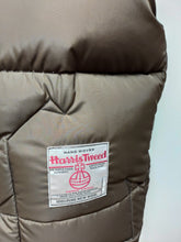 Charger l'image dans la galerie, Rocky Mountain Feartherbed X Harris Tweed doudoune sans manches 42