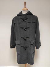Charger l'image dans la galerie, Burberry's duffle coat gris en laine et angora 42