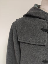 Charger l'image dans la galerie, Burberry's duffle coat gris en laine et angora 42