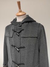 Charger l'image dans la galerie, Burberry's duffle coat gris en laine et angora 42