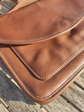 Charger l'image dans la galerie, Longchamp vintage sac à bandoulière 100% cuir