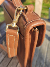 Charger l'image dans la galerie, Longchamp vintage sac à bandoulière 100% cuir