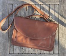 Charger l'image dans la galerie, Longchamp vintage sac à bandoulière 100% cuir