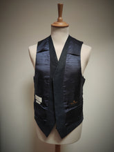 Charger l'image dans la galerie, Suitsupply Gilet de costume bleu marine en lin