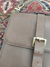 Charger l'image dans la galerie, Suitsupply cartable en cuir marron