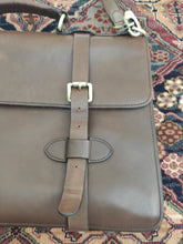 Charger l'image dans la galerie, Suitsupply cartable en cuir marron