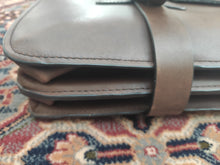 Charger l'image dans la galerie, Suitsupply cartable en cuir marron