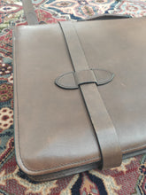 Charger l'image dans la galerie, Suitsupply cartable en cuir marron