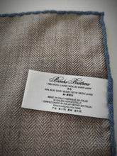 Charger l'image dans la galerie, Pochette marine en laine et soie Brooks Brothers