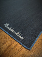 Charger l'image dans la galerie, Pochette marine en laine et soie Brooks Brothers