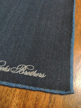 Charger l'image dans la galerie, Pochette marine en laine et soie Brooks Brothers