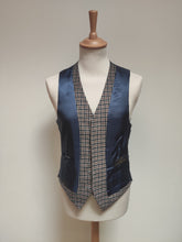Carica l'immagine nel visualizzatore di Gallery, Suitsupply gilet à carreaux en laine et soie Ferrara 44