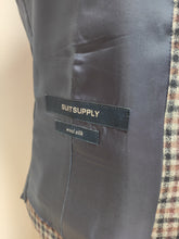 Carica l'immagine nel visualizzatore di Gallery, Suitsupply gilet à carreaux en laine et soie Ferrara 44