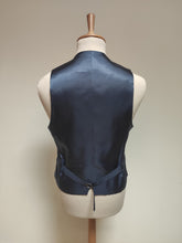 Carica l'immagine nel visualizzatore di Gallery, Suitsupply gilet à carreaux en laine et soie Ferrara 44