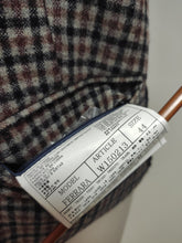 Carica l'immagine nel visualizzatore di Gallery, Suitsupply gilet à carreaux en laine et soie Ferrara 44