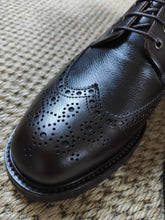 Charger l'image dans la galerie, Velasca Milano derbies brogues  en cuir de veau lisse marron foncé 41 FR