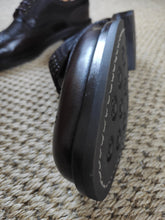 Charger l'image dans la galerie, Velasca Milano derbies brogues  en cuir de veau lisse marron foncé 41 FR