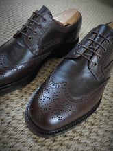 Charger l'image dans la galerie, Velasca Milano derbies brogues  en cuir de veau lisse marron foncé 41 FR