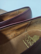 Charger l'image dans la galerie, Crockett & Jones mocassins burgundy Yale 8 UK/42 FR