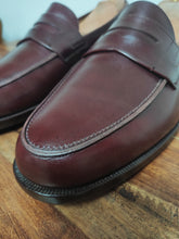 Charger l'image dans la galerie, Crockett & Jones mocassins burgundy Yale 8 UK/42 FR