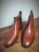 Charger l'image dans la galerie, Crockett & Jones Chelsea boots 9,5 UK / 43,5 FR
