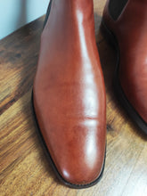 Charger l'image dans la galerie, Crockett & Jones Chelsea boots 9,5 UK / 43,5 FR