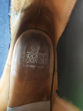 Charger l'image dans la galerie, Crockett & Jones Chelsea boots 9,5 UK / 43,5 FR