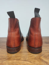 Charger l'image dans la galerie, Crockett & Jones Chelsea boots 9,5 UK / 43,5 FR
