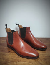 Charger l'image dans la galerie, Crockett & Jones Chelsea boots 9,5 UK / 43,5 FR