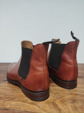 Charger l'image dans la galerie, Crockett & Jones Chelsea boots 9,5 UK / 43,5 FR