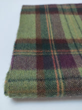 Afbeelding in Gallery-weergave laden, Walker Slater écharpe à carreaux pur cachemire