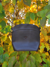 Charger l'image dans la galerie, Longchamp sac à bandoulière vintage marron foncé Made in France