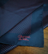 Charger l'image dans la galerie, Charvet place Vendôme pochette en soie marine à pois