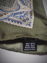 Charger l'image dans la galerie, Pochette en soie vintage paisley Made in Italy