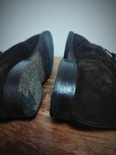 Charger l'image dans la galerie, Crockett and Jones Modèle Chukka dark brown 7 UK/41 FR