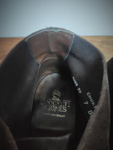 Charger l'image dans la galerie, Crockett and Jones Modèle Chukka dark brown 7 UK/41 FR