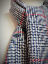 Afbeelding in Gallery-weergave laden, Hackett écharpe réversible en pure laine vierge Prince de Galles