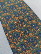 Carica l'immagine nel visualizzatore di Gallery, Drake's cravate paisley verte Made in England
