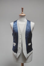Charger l'image dans la galerie, Suitsupply gilet de costume en laine et soie Ferrara 44